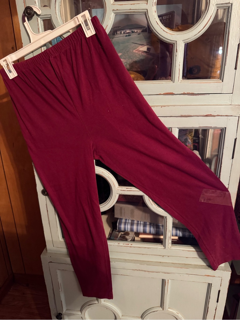 Ladies Burgundy Stretch Pull-On Leggings Size Small B10